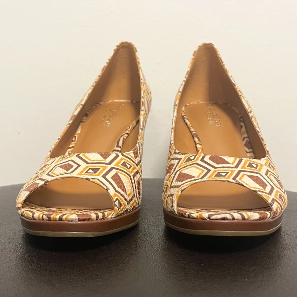 Naturalizer Vanilla Narlene Open Toe Wedge Heels NIB 8N 8 Narrow Cream Brown